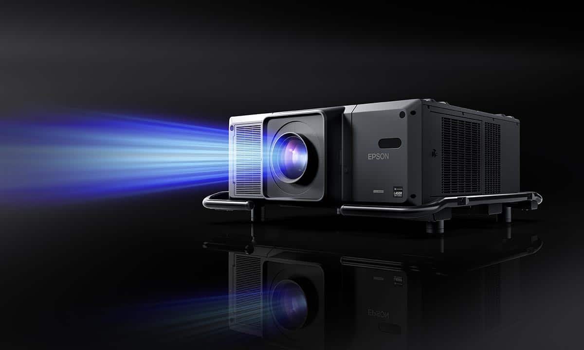 Epson presenta el proyector más loco: une dos para tener una resolución 4K