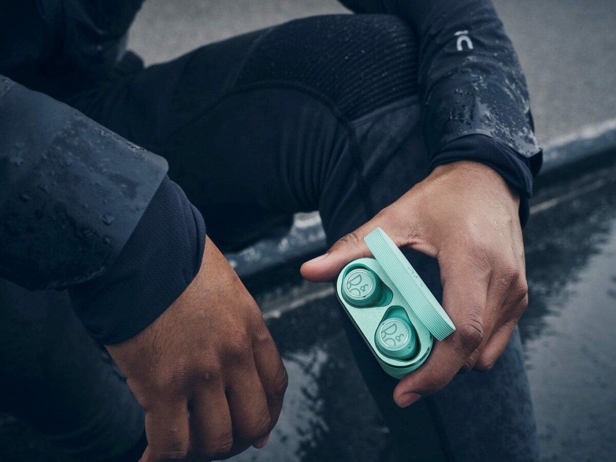 Bang & Olufsen lanza unos nuevos auriculares para los usuarios más deportistas