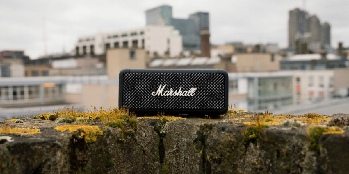 Marshall Emberton, un altavoz Bluetooth ultra compacto ideal para las vacaciones