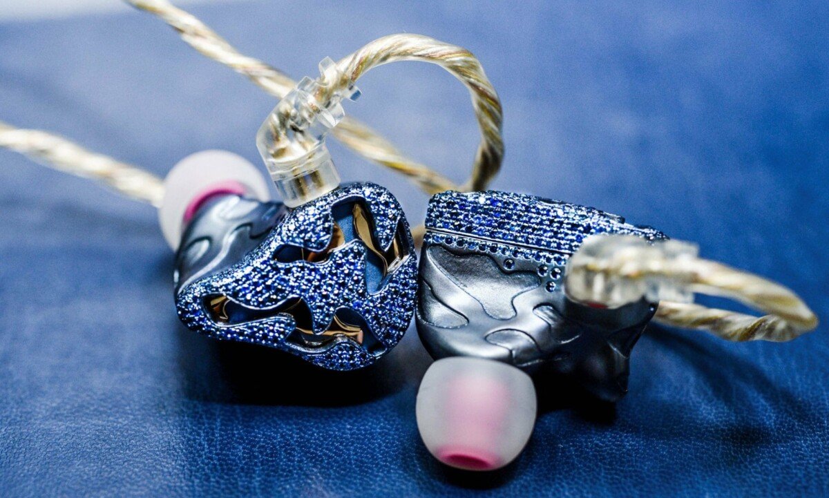 Blue Dragon by qdc, así son los auriculares más caros del mundo