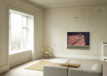Bang & Olufsen Beovision Contour OLED TV
