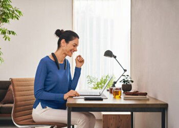 Sony SRS-NB10, un altavoz personal para llevar en los hombros