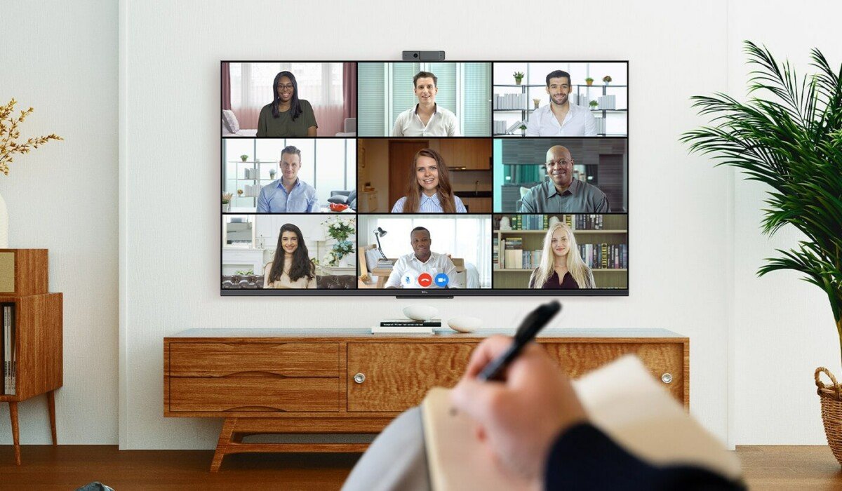 TCL sorprende con una webcam para hacer videollamadas en Android TV o Google TV