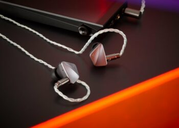 Astell & Kern AK Zero1, unos auriculares premium con tres transductores diferentes para un sonido «híbrido e innovador»