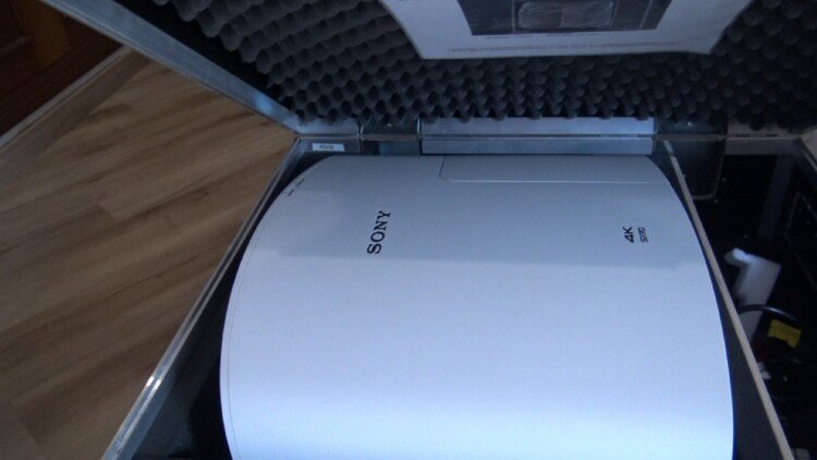 Sony VPL-VW290ES: unboxing y primeras impresiones del nuevo proyector 4K de Sony