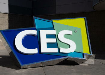 Ayer, losCES 20'22 organizadores del CES insistieron en que el evento seguiría adelante a pesar de todo, con la exigencia de una prueba de vacunación, máscaras y pruebas rápidas gratuitas. El miércoles, la Asociación de Tecnología de Consumo, que organiza el evento, dijo que 42 expositores habían cancelado.