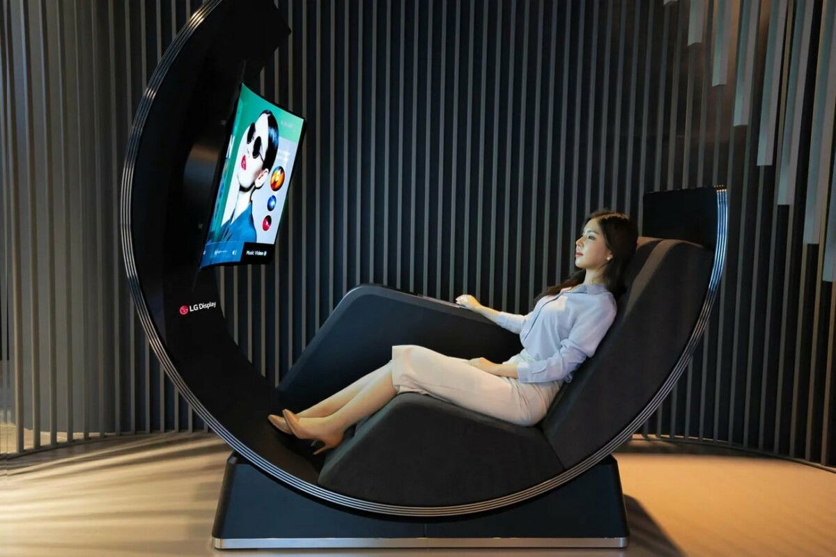 LG muestra un impresionante sillón con pantalla curvada OLED que presentará en CES 2022