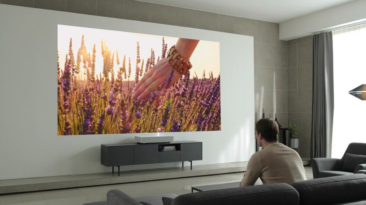 LG presenta su último lanzamiento:, los LG CineBeam 4K, dos proyectores para colocar una pantalla de 4K de hasta 300 pulgadas