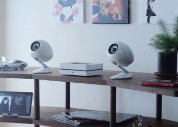 Eclipse TD307MK3: un altavoz compacto con forma de nave espacial para salones modernos