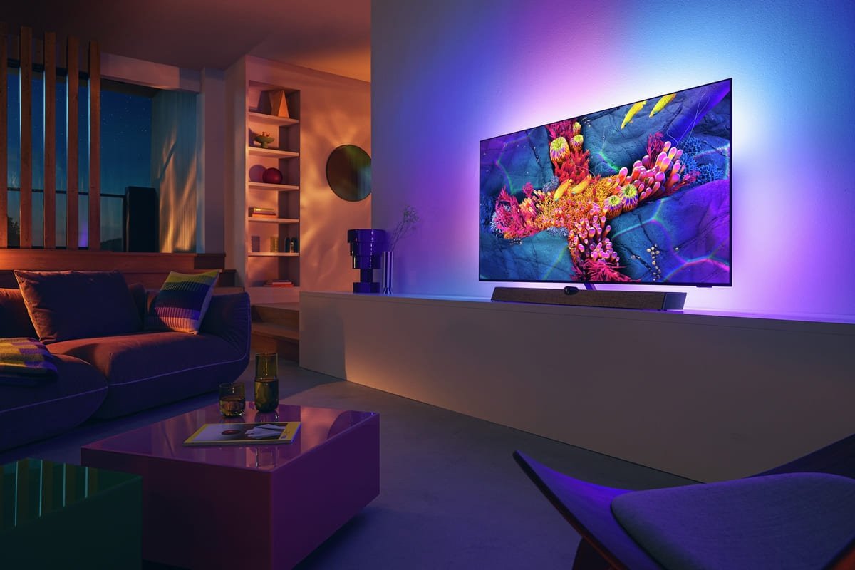 Philips presenta sus nuevas Smart TV OLED premium con Ambilight renovado y más sorpresas