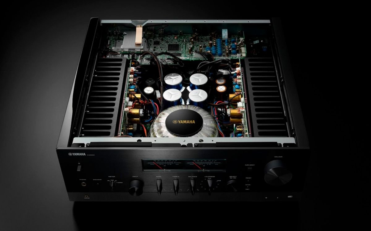 receptor HiFi Yamaha R-N2000A diseño interno