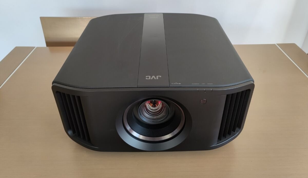 JVC DLA-NZ7, análisis: probamos el primer proyector para cine en casa compatible con 8K