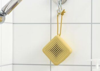 Altavoz IKEA Vappeby de color amarillo