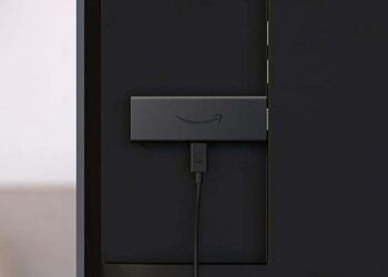 Fire TV Stick conectado en un televisor