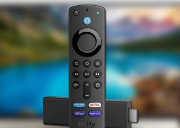 Fire TV Stick con fondo de televisor