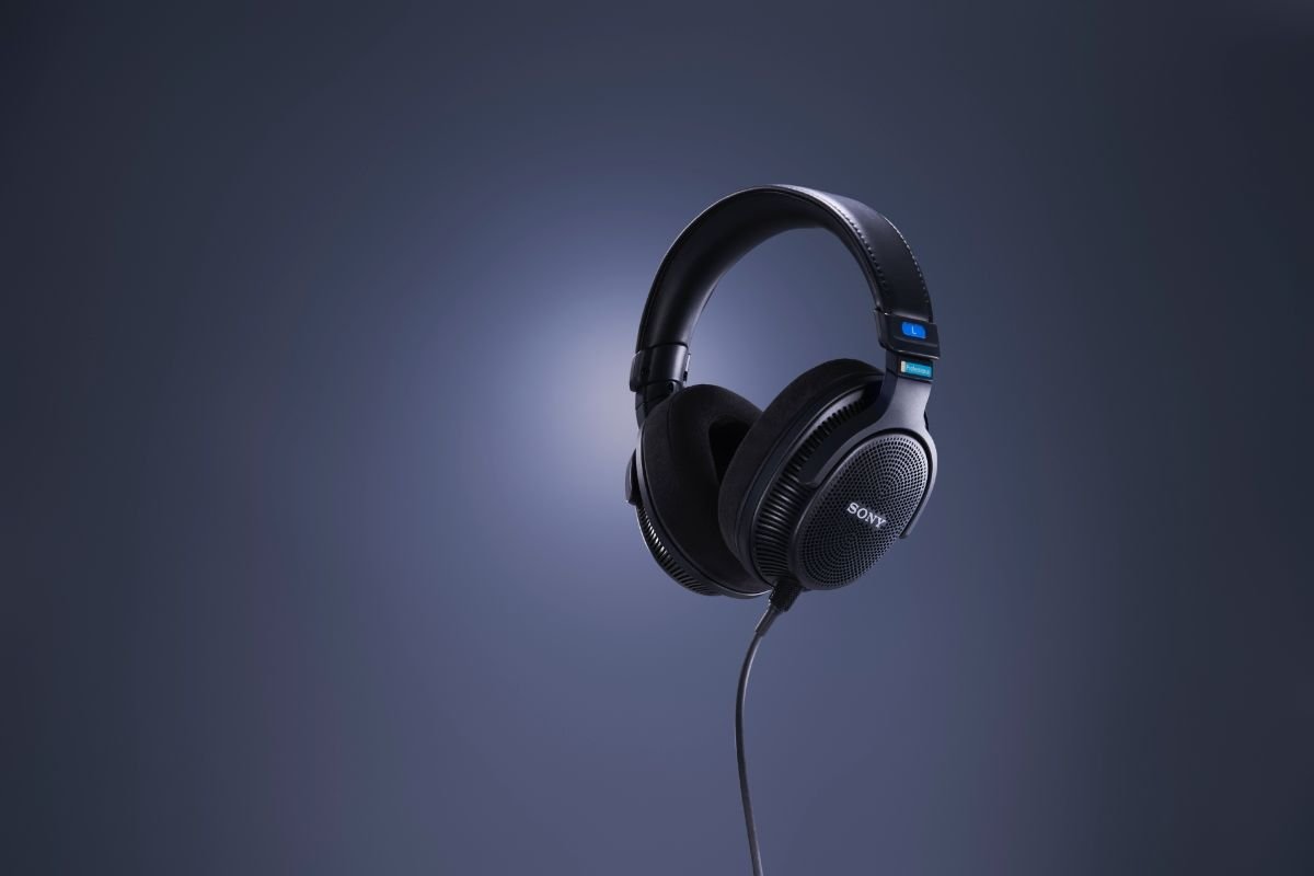 auriculares profesionales Sony MDR-MV1 fondo negro