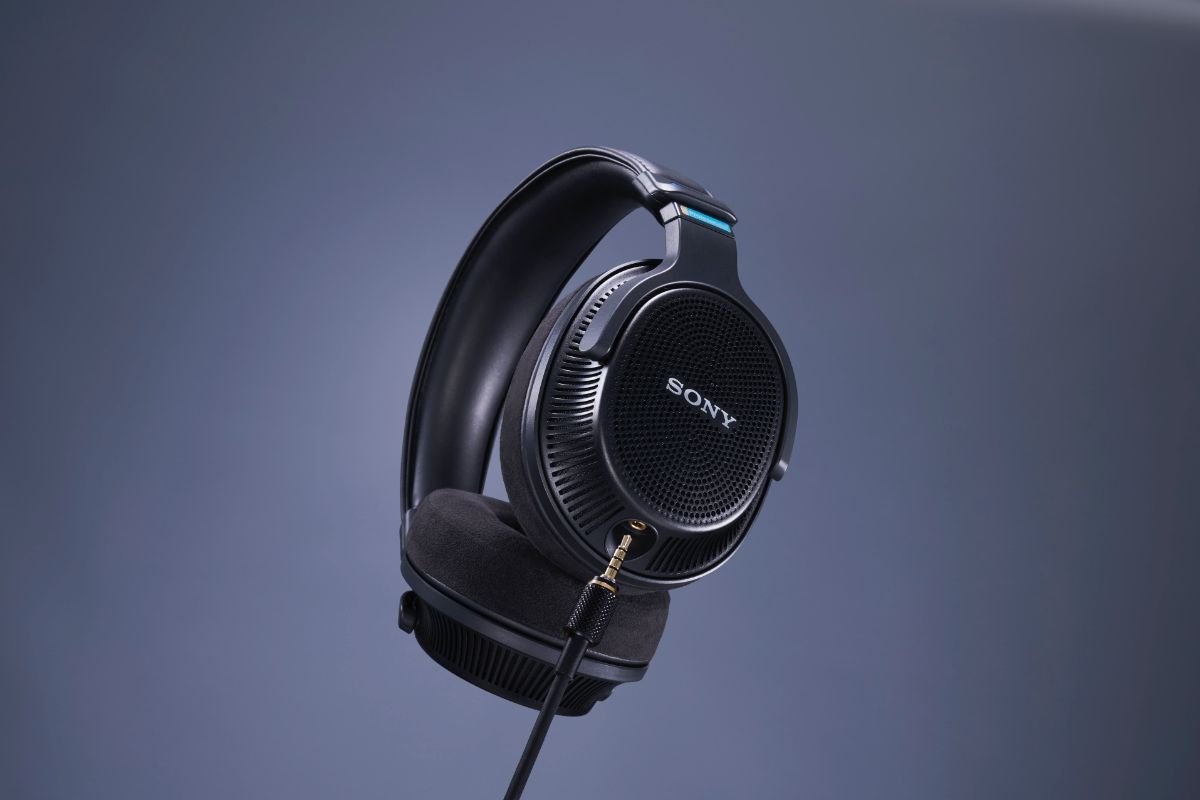 auriculares profesionales Sony MDR-MV1 cable y parte inferior