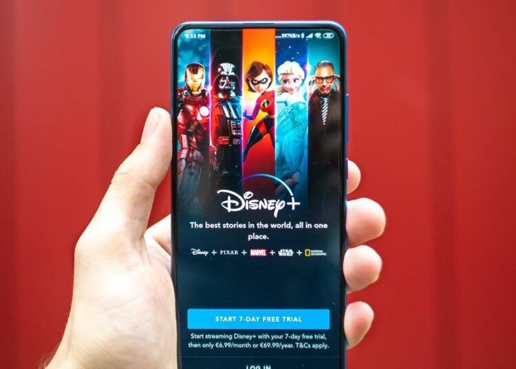 App de Disney+ en un teléfono