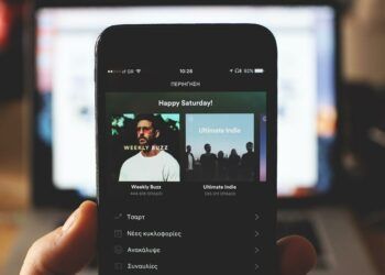 Pantalla de un teléfono con Spotify