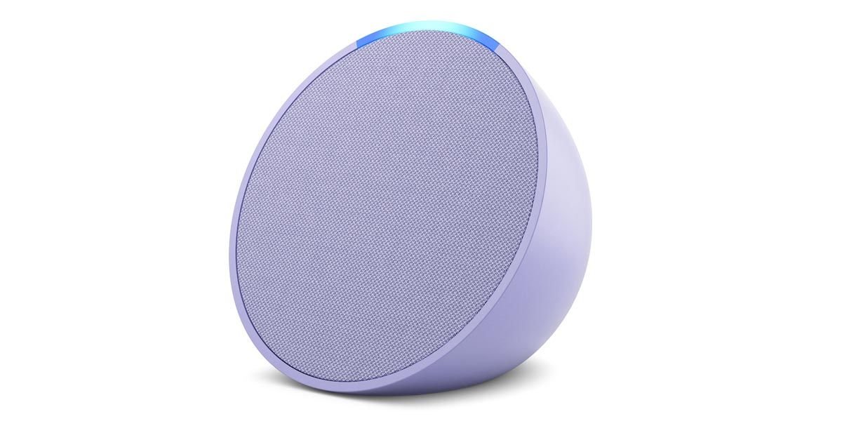 Echo Pop de Amazon de color violeta