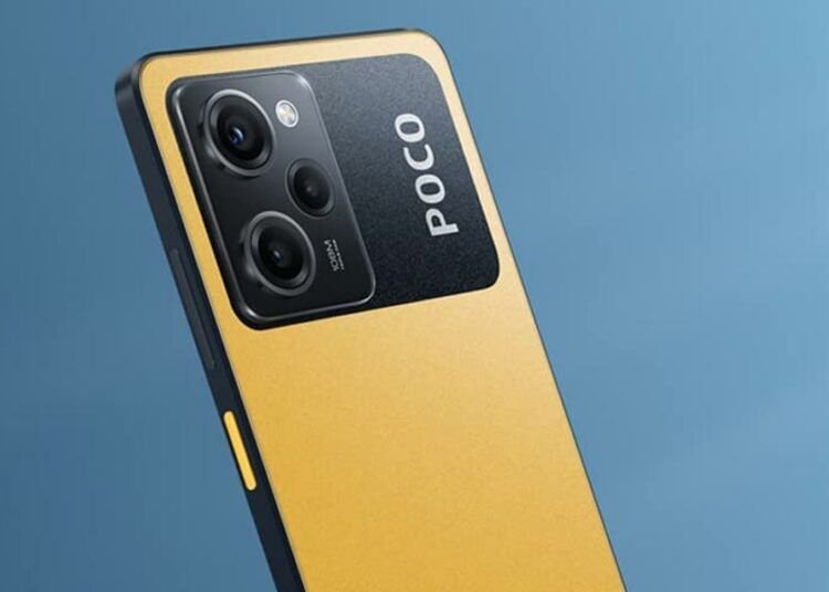 Teléfono POCO X5 Pro con fondo azul