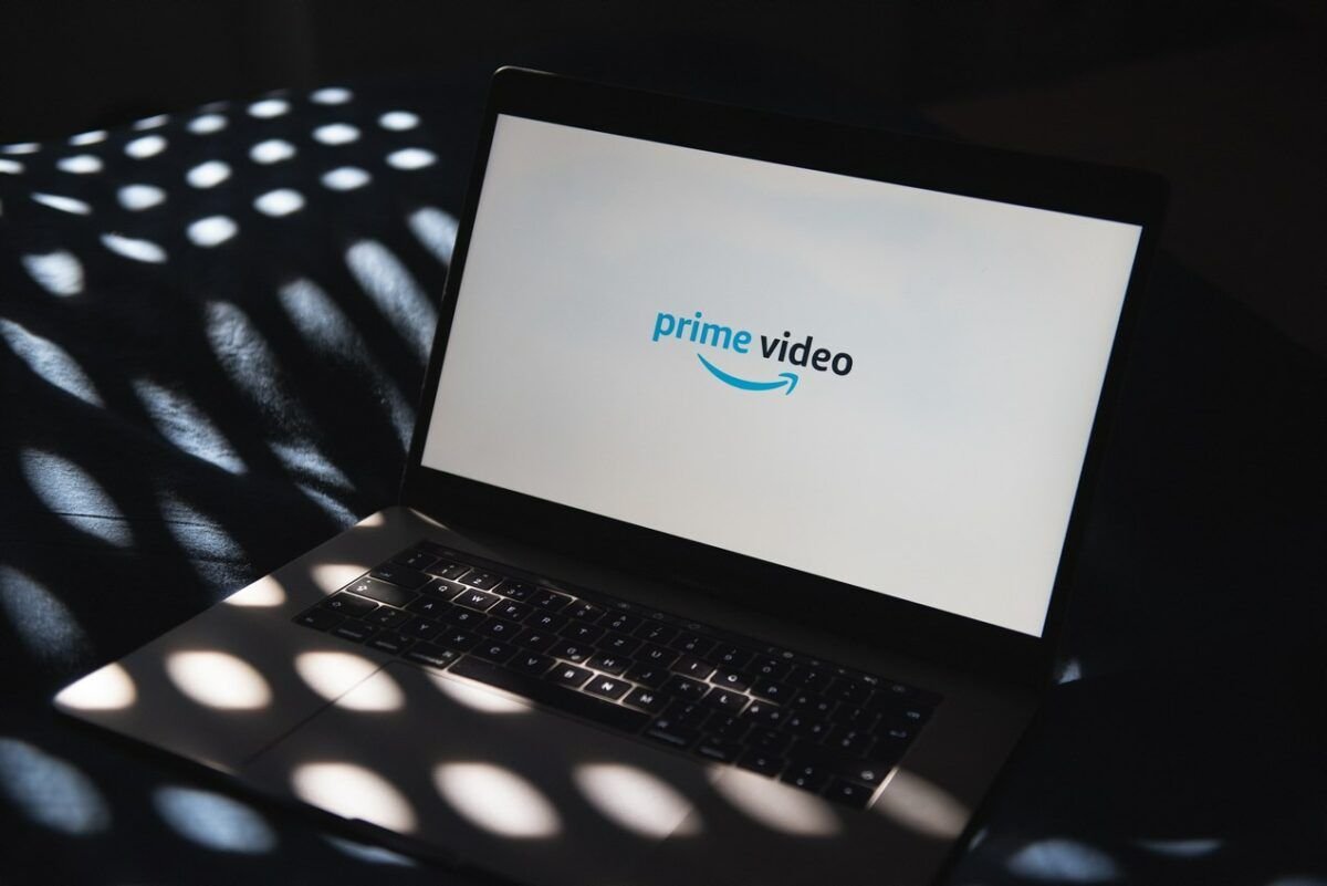 Amazon Prime deja claro que sí que deja compartir cuenta con este mensaje riéndose de Netflix