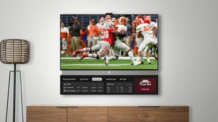Este televisor usa dos pantallas a la vez y es gratis...siempre y cuando aguantes la publicidad