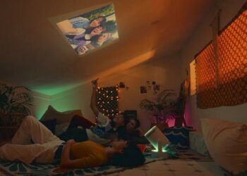 LG CineBeam PU700R Smart Portable Projector