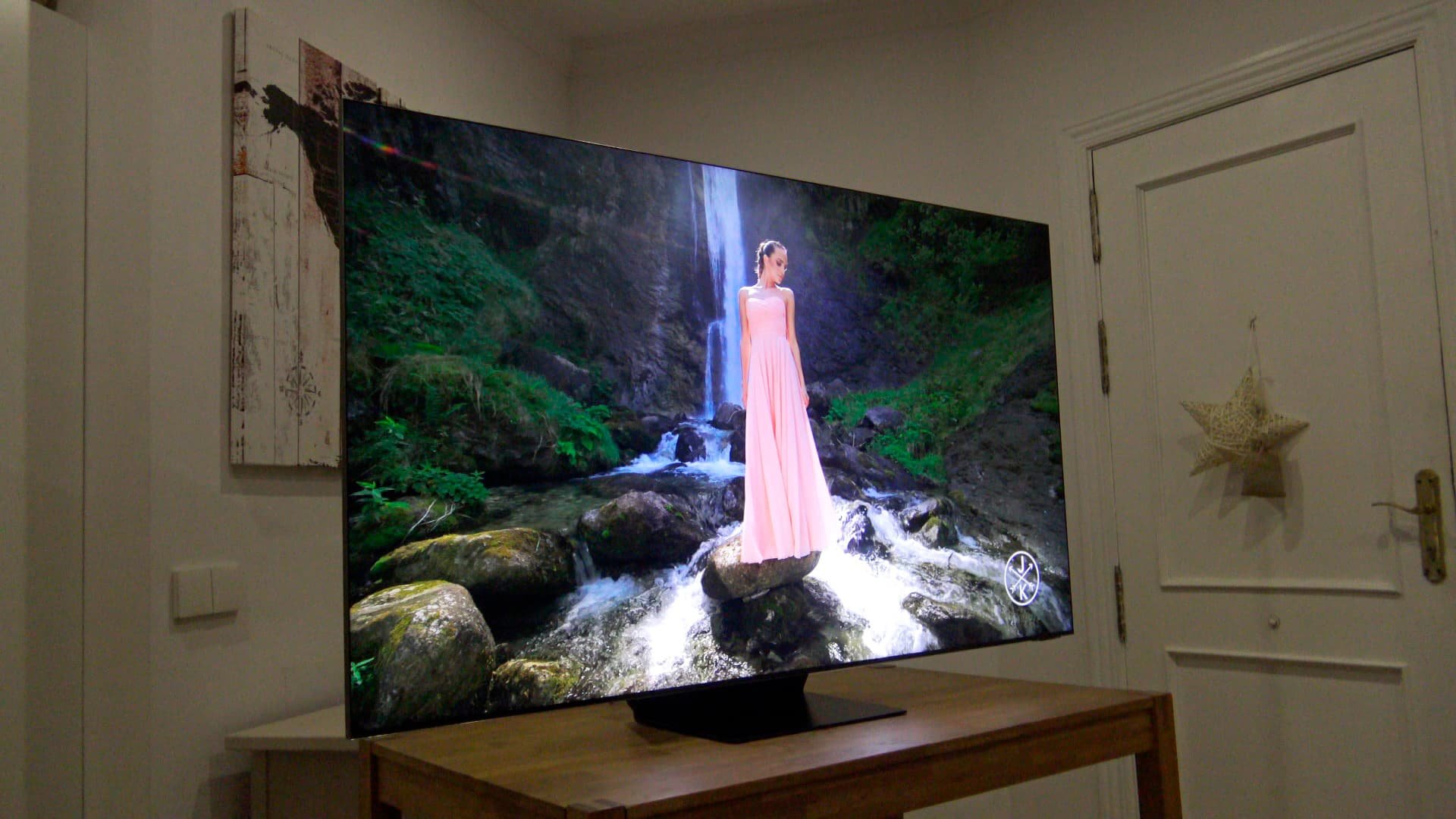 Review Samsung QN900C: más brillo para competir contra los televisores OLED no siempre es suficiente