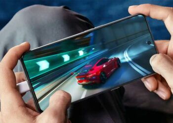 Jugando con un teléfpono de realme