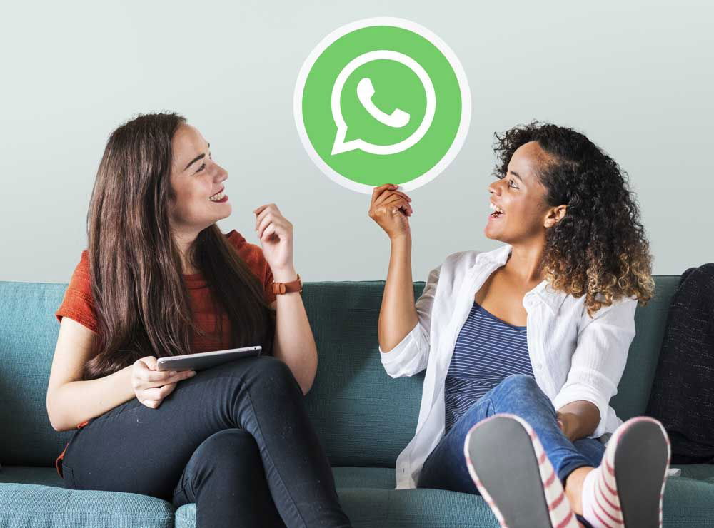 Chiocas con logo de WhatsApp