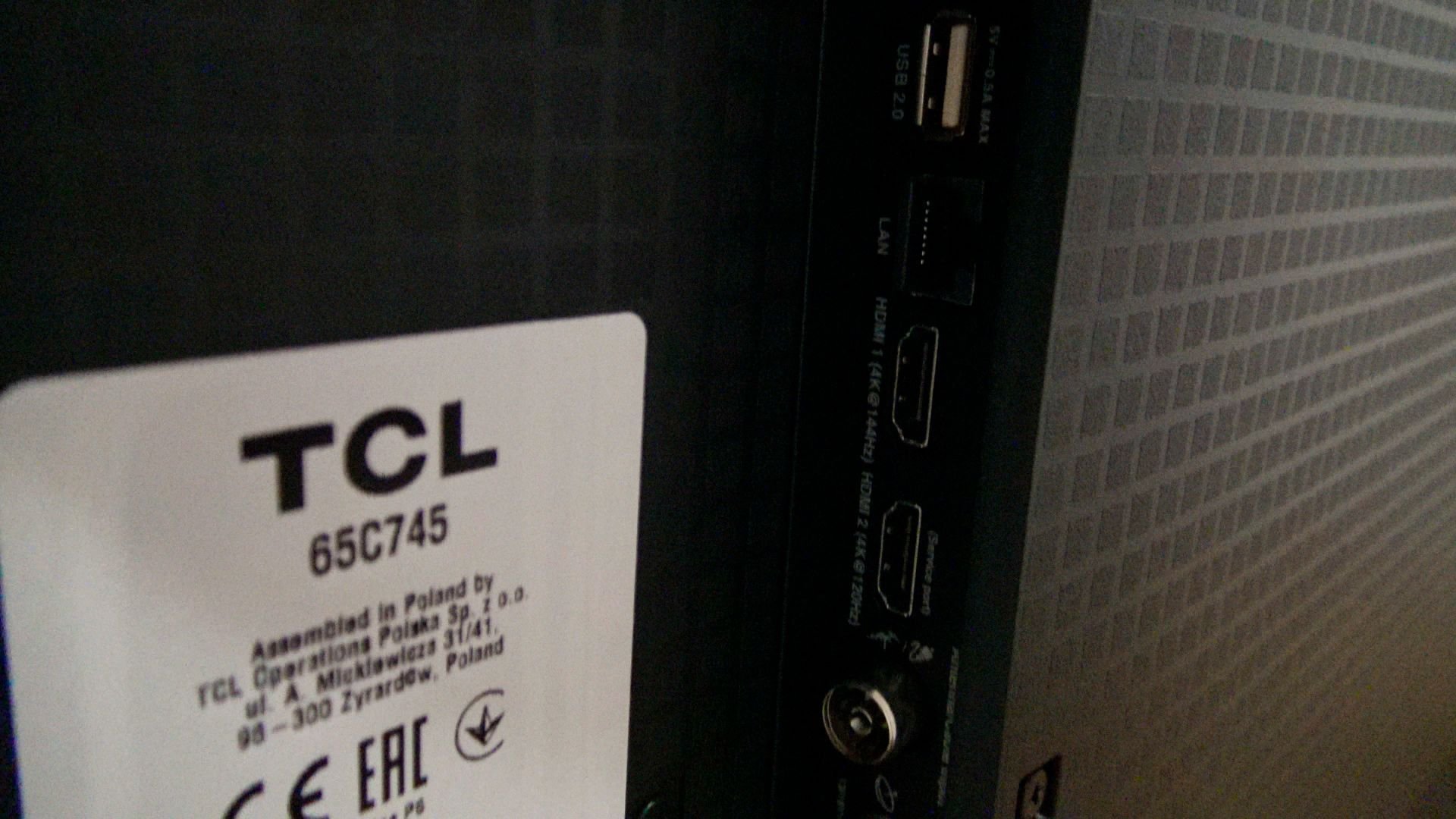 smart-tv-tcl-c745-conectividad-hdmi.jpg
