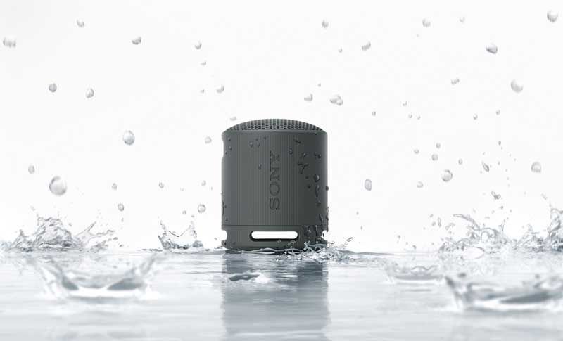 Sony SRS-XB100 salpicado con agua