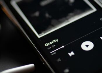 Uso de Spotify en un smartphone