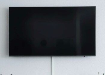 Televisor con pantalla negro