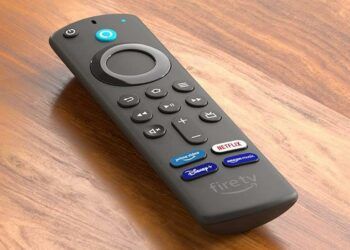 Mando Fire TV en una mesa