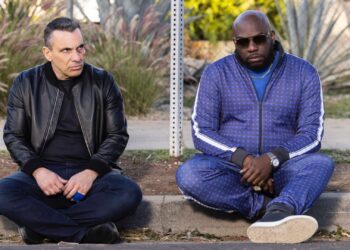 HBO Max ya tiene su nuevo éxito: la serie cómica de Chuck Lorre con Charlie Seen como invitado