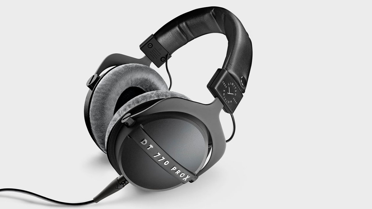 Beyerdynamic DT 770 Pro X LE, unos auriculares de Edición Limitada sorprendentemente económicos para celebrar el siglo de video del fabricante