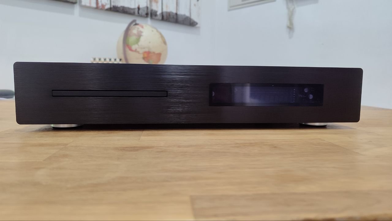 Unboxing y primeras impresiones del M9205C, el mejor reproductor Blu-ray UHD con lector de discos