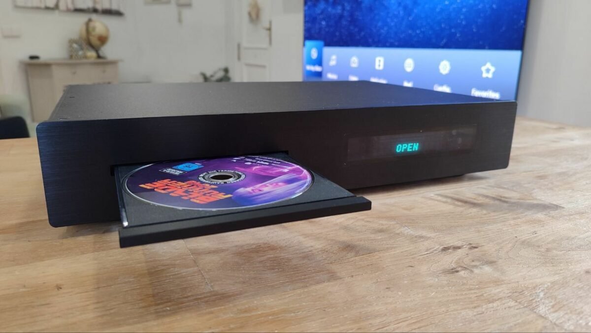 Unboxing y primeras impresiones del M9205C, el mejor reproductor Blu-ray UHD con lector de discos