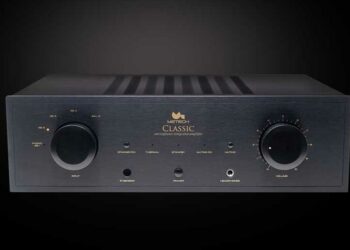Frontal del M2Tech Classic Integrated Amplifier