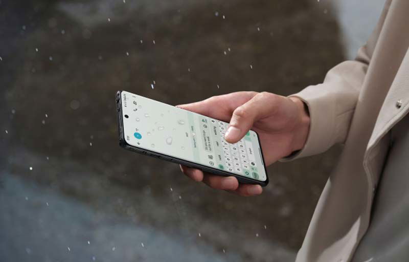 Uso del OnePlus 12 mojado