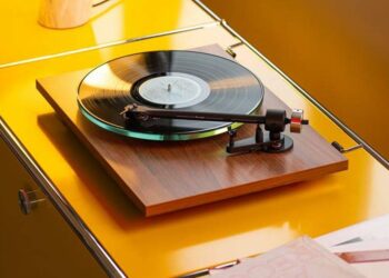 Pro-Ject T2 de color nogal