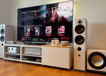 ¿Por qué tu home cinema nunca igualará a una sala de cine? La ciencia del sonido y la imagen
