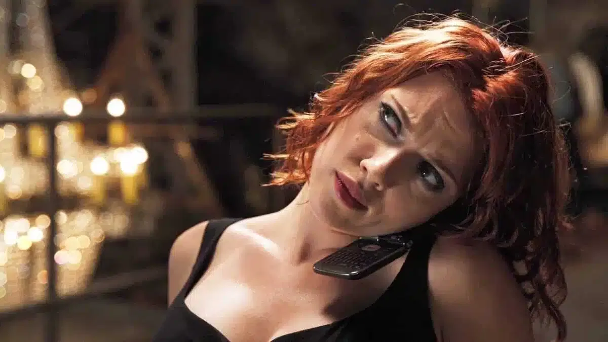 Scarlett Johansson acusa a OpenAI de imitar su voz en ChatGPT sin permiso