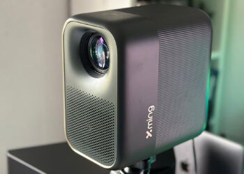 Formovie Xming Page One, análisis un proyector FHD compacto, elegante e inteligente