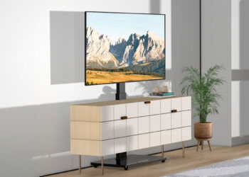 4 soportes de suelo para "colgar" tu televisor sin tener que agujerear la pared