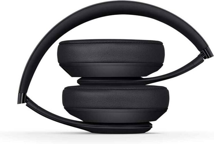 Auriculares Beats Studio3 plegados