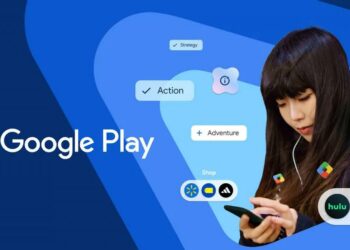 Chica utilizando la Play Store de Google