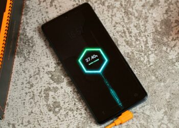 Pantalla móvil con seguridad en carga